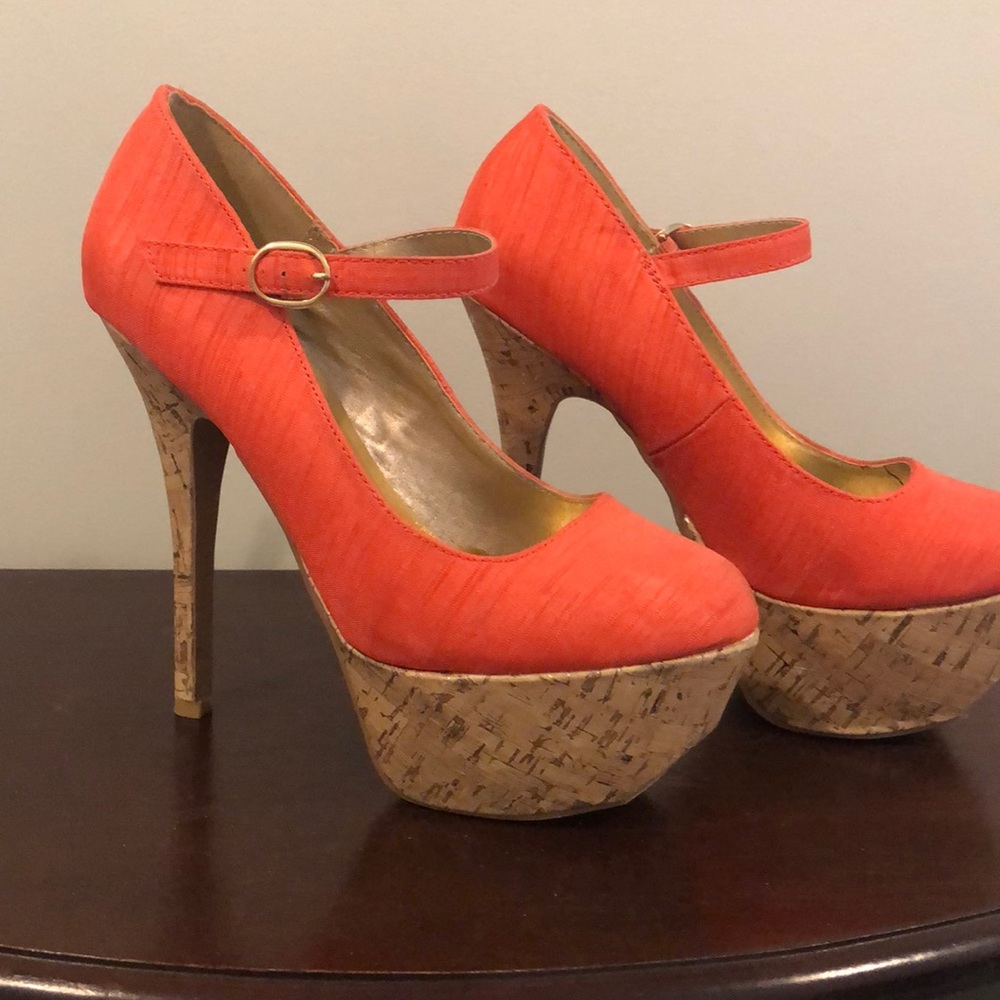 Coral platform heels